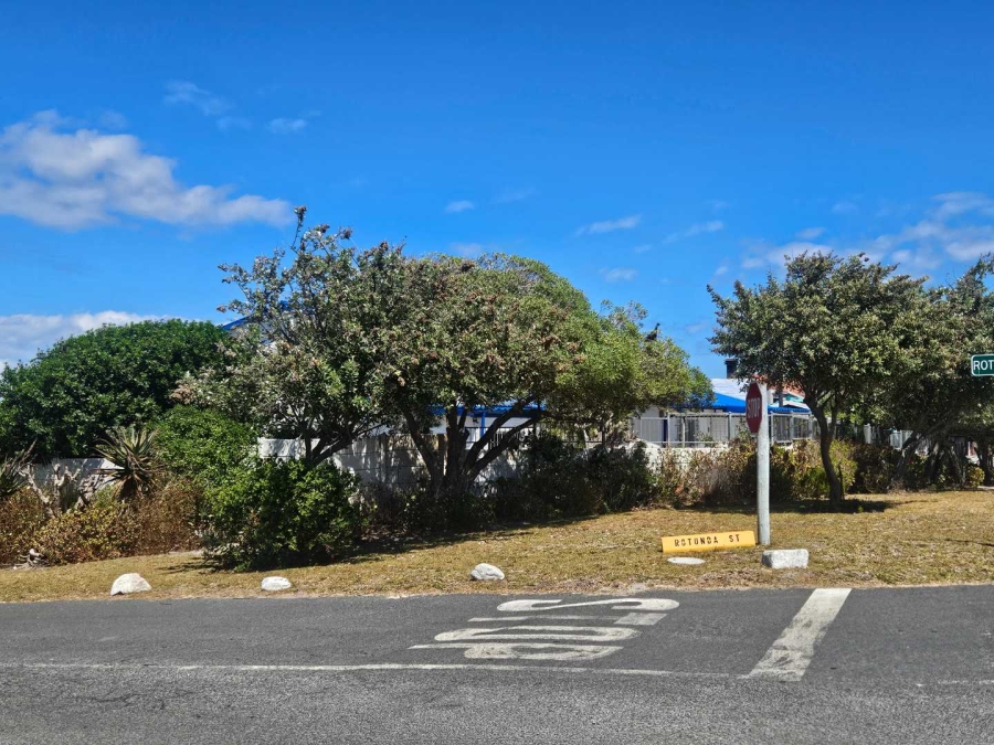 4 Bedroom Property for Sale in Pearly Beach Western Cape